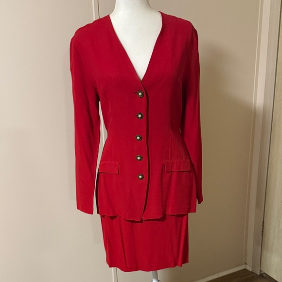 Red Vintage Women's Jacket and Skirt Set, Size 6 - Picture 1 of 7